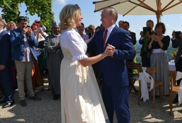 Oroszországba költözött a volt osztrák külügyminiszter