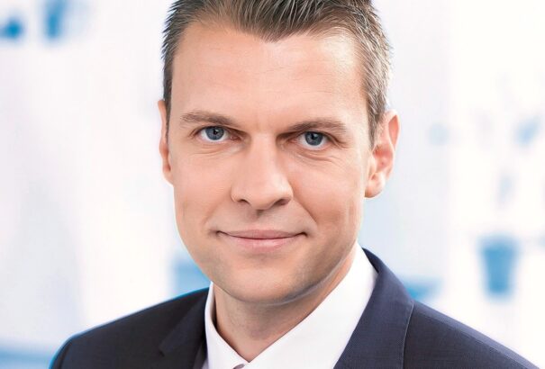 Menczer Tamás: „kedves szlovák barátaink, kilóg a lóláb”