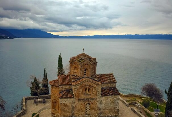 Több ezer éves településre bukkantak az Ohridi-tóban