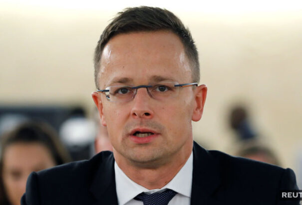 Szlovák szőnyegbombázás Szijjártóra annak Smert támogató nyilatkozata miatt