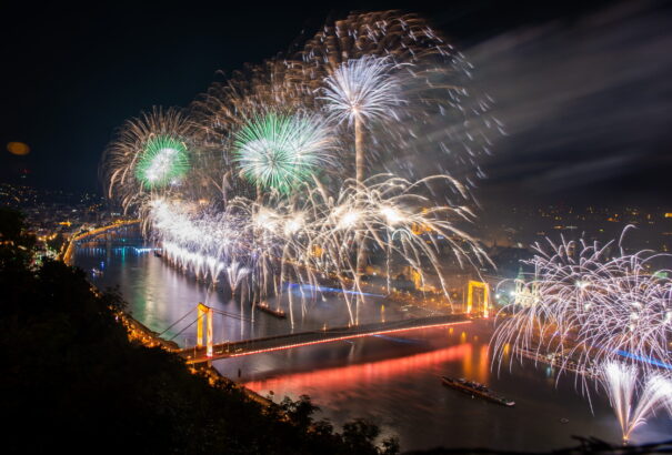 Augusztus 20. – Tűzijáték Budapesten (Képekkel)