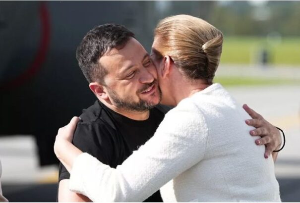 Hollandia 42, Dánia 19 darab F-16-os vadászgépet ad Ukrajnának