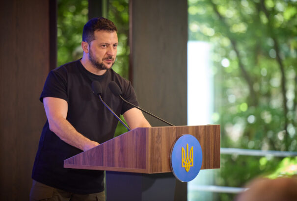 Beregszászra látogatott az ukrán elnök, találkozott a magyar közösség képviselőivel is