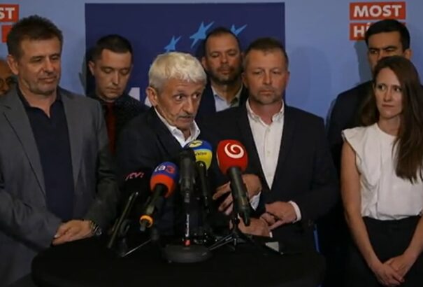 Mikuláš Dzurinda már most elismerte a választási kudarcot: Nincs okunk nagy örömre