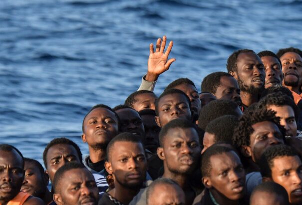 Olaszország azzal vádolja a németeket, hogy a migránspárti NGO-kat pénzelik