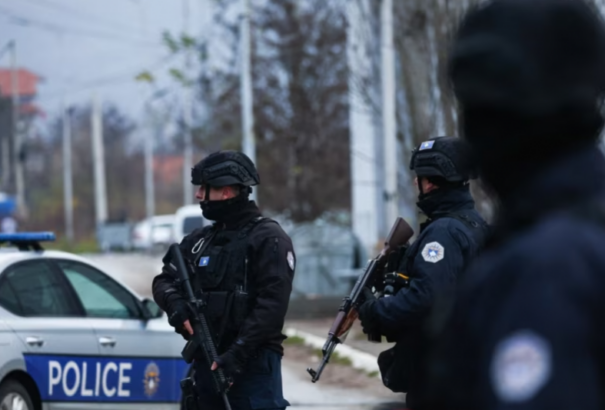 Egy rendőr meghalt, egy pedig megsebesült Koszovóban