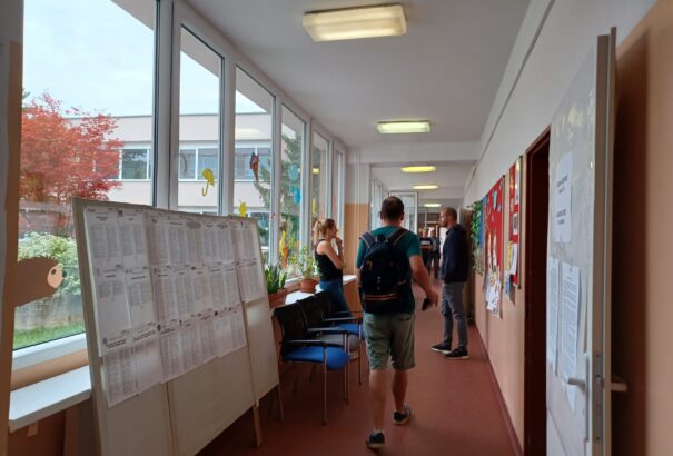 Hogy áll eddig a választás? Körkép.sk-összefoglaló 12.00 órai adatok alapján