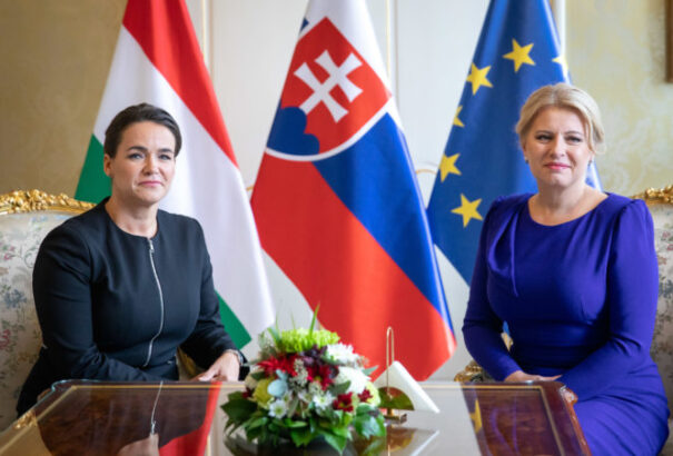 Čaputová a magyar államfővel is tárgyalni fog a migrációról