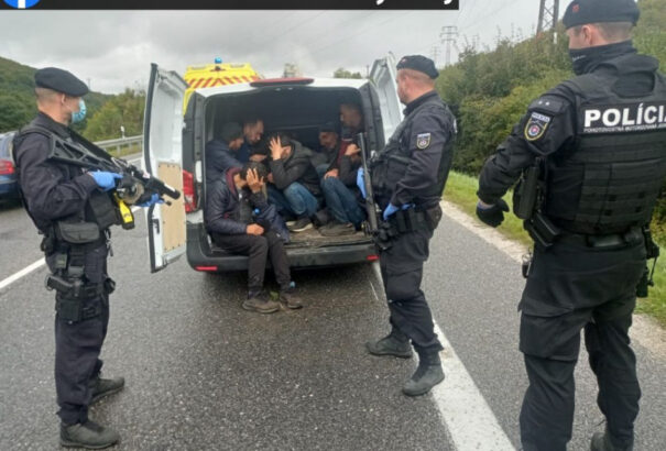 Rendkívüli helyzet a Nagykürtösi járásban a migráció miatt