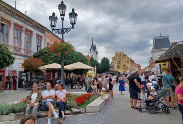 A Komáromi Borkorzó lehetőséget teremtett kellemes baráti eszmecserékre is