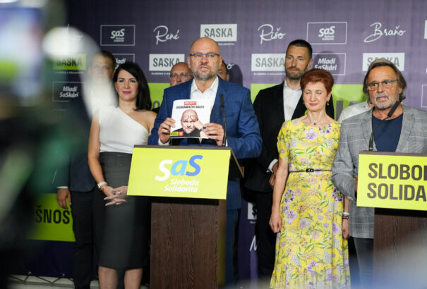 Vazalluspolitika: Az SaS LMBTI-programja még a PS-énél is radikálisabb. Ha rajtuk múlik, nem lesz béke Ukrajnában