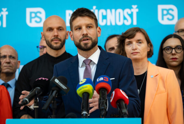 Nemváltás, genderdiktatúra, egynemű párok partnersége, sőt, házassága – megérkezett a PS programja