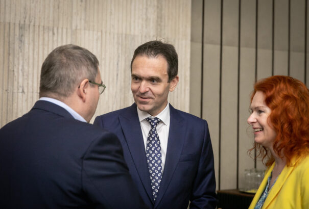 Ódor: Készek vagyunk addig kormányozni, amíg meg nem alakul egy stabil kormány