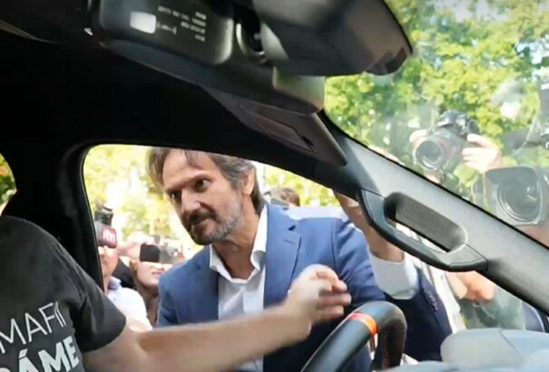 Breaking: Ilyet még nem láttál! Összeverekedett Kaliňák és Matovič – Képekkel, videóval