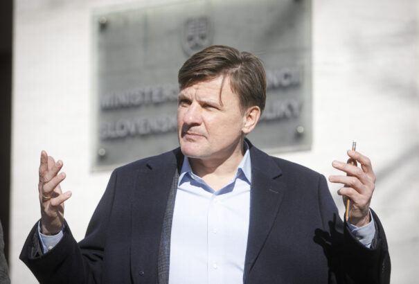 Hlina bocsánatot kért az LMBTI-közösségtől azért, ahogyan a konzervatív spektrum egy része bánik velük