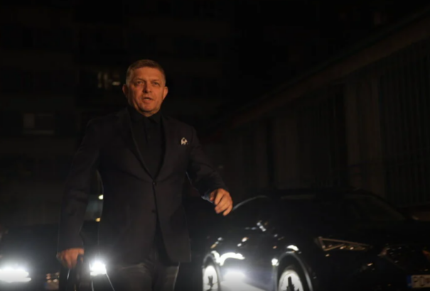 A smeresek egyelőre óvatosan nyilatkoztak. Fico válaszra sem méltatta az újságírókat