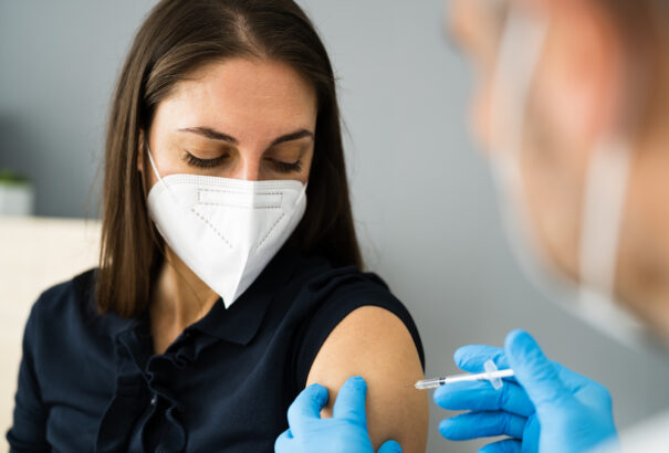 Csaknem az összes új, adaptált COVID-19 elleni vakcina elfogyott