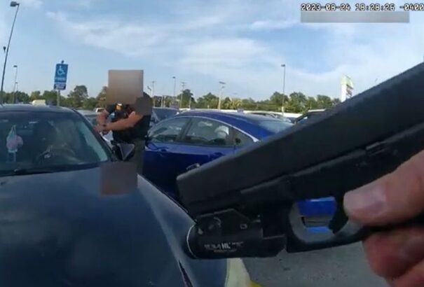 Ismét áll a bál Amerikában – Rendőrök lőttek le egy boltból lopó fekete, terhes nőt (videóval)