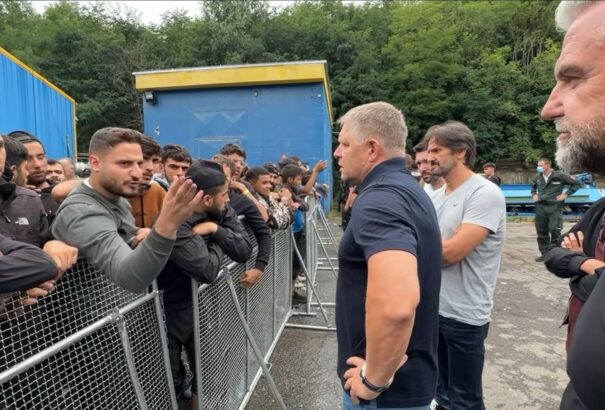 Parlament: A Smer és a Hlas bujkál, hogy helyrehozza saját hibáját a migránsokkal kapcsolatban