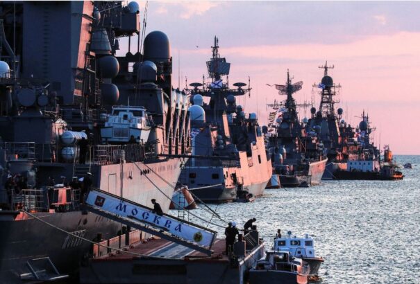 Legkevesebb kilencen meghaltak az orosz Fekete-tengeri Flotta elleni ukrán támadásban Szevasztopolban