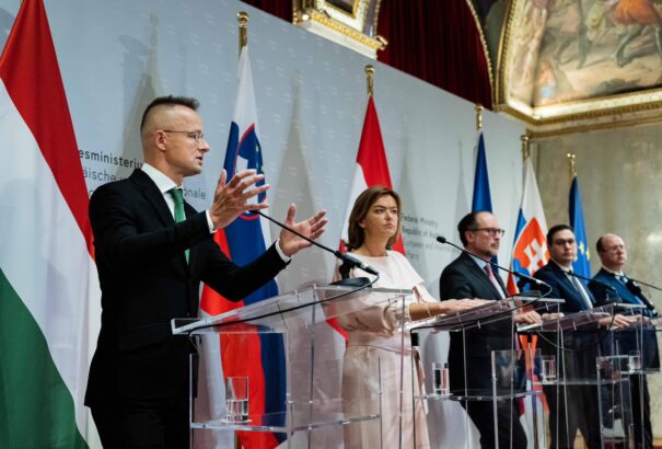 Négy EU-tag csatlakozott Magyarországhoz, hogy fenntartsák a kommunikációt Moszkvával