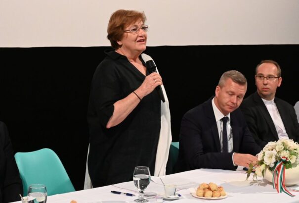 Szili Katalin: az egészséges nemzettudat nem ellenséges más nemzetekkel