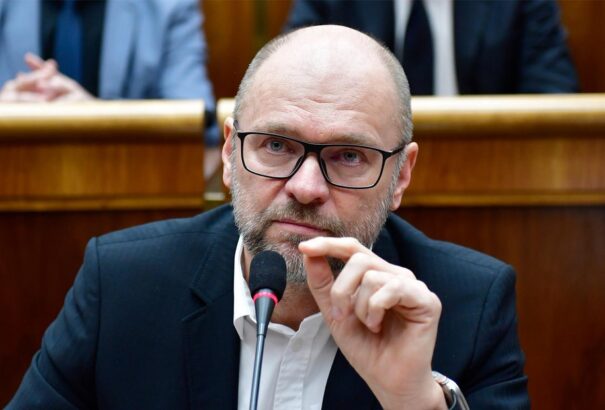 Az SaS szerint a seftelés és a korrupció tartja majd egyben a Fico-kormányt