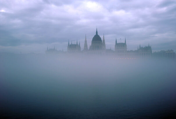 A ködös, párás reggel után ismét előbújik a nap