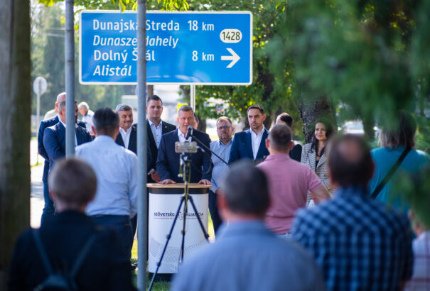 Ha a Szövetség élni akar, akkor oldalt és stratégiai szövetségeseket kell választania