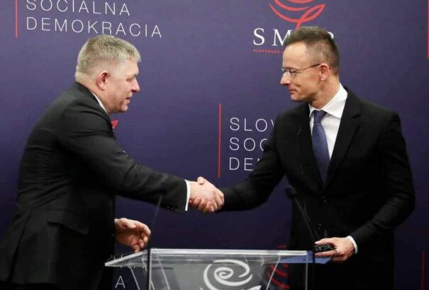 Szijjártó Péter magyar külügyminiszter is gratulált Robert Ficónak