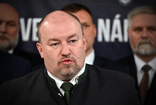 Megérkezett Huliak válasza: Čaputová csak egy szóvivő, aki támogatja az NGO-k bűntetteit