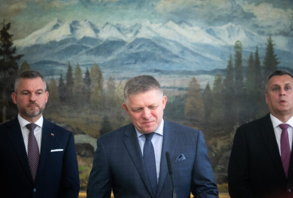 Ellenzéki képviselők: Fico majd csak a sarokból lesheti, mi történik az uniós tárgyalásokon