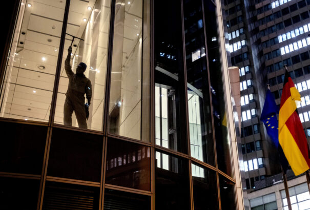 HN: Közeleg a recesszió, az infláció elleni globális harc súlyos árat követel