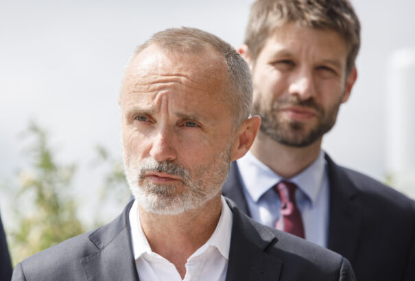 Keményen kiosztották a PS-t az izreali háború kapcsán közölt Facebook-posztja miatt