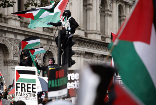 Nyugaton megőrültek? A britek eltitkoltak egy terrortámadást, a skót miniszterelnök egymillió palesztint hívna be