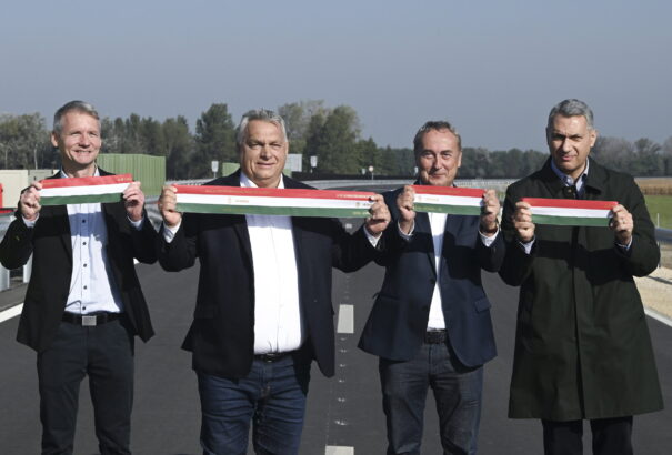 Orbán Viktor: Magyarországnak a saját útját kell járnia