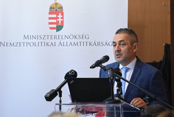 Potápi Árpád János: a határon túliság nemcsak szétszakít, hanem össze is köt bennünket