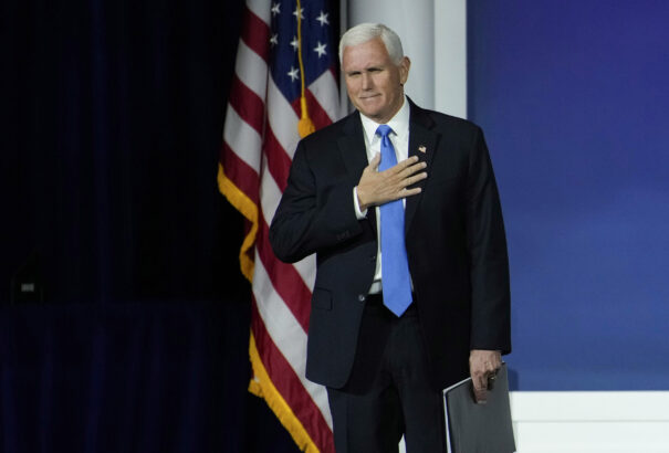 Kiszállt a republikánus elnökségért zajló versenyből Mike Pence volt alelnök