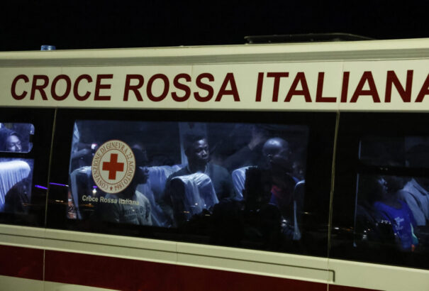 Az olasz hatóságok migránsok között rejtőző terroristák érkezésétől tartanak