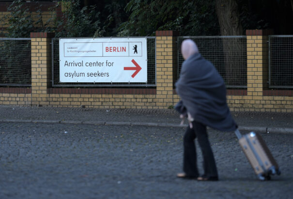 Nagy német vallomás: Berlin folytatni akarja a migránsokat Európába „átmentő” NGO-k finanszírozását