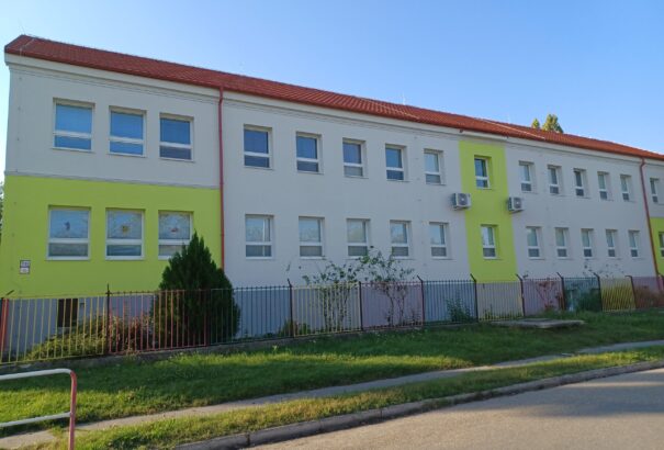 Csalogatóan szép lett a komáromi Béke utcai Óvoda – Képekkel