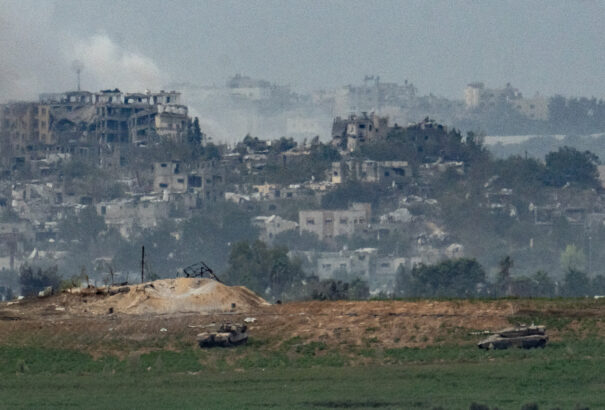 Az izraeli tankok már Gázaváros határában vannak