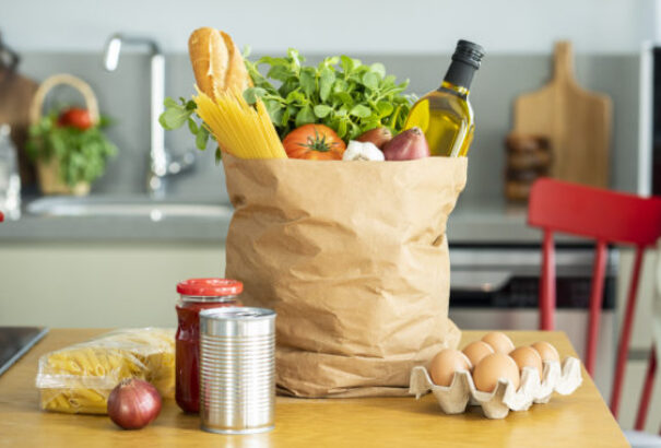 A V4-es országok közül a szlovákok fizetik a legtöbbet az élelmiszerért, mégis elpazarolják