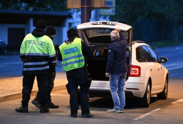 Csehország mellett Lengyelország is ideiglenes ellenőrzést vezet be a szlovák határon