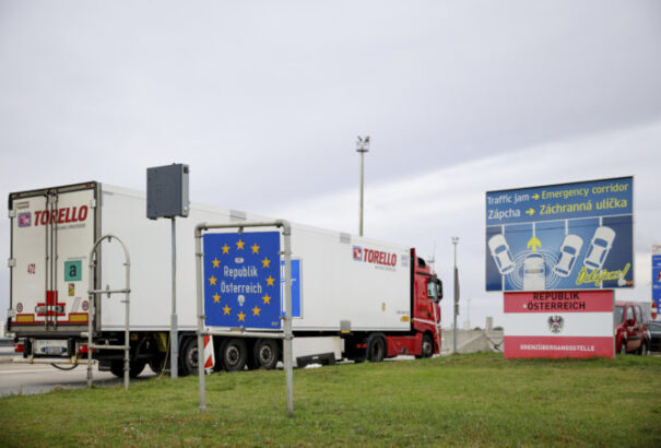 Csehország és Lengyelország mellett Ausztria is határellenőrzést vezet be a szlovák határon