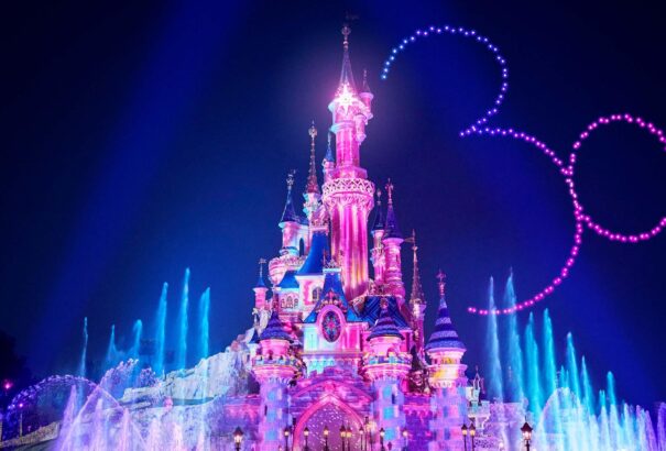 Strasbourgba indultak, Disneylandben kötöttek ki az EP-képviselők