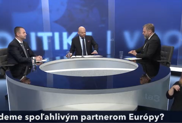 Kéry (Smer): Fico amiatt aggódik, hogy az Unióban a politikusokat nem érdekli, hová kerülnek az uniós pénzek