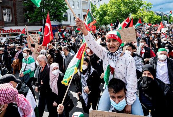 Berlin kemény választ ígér a tömeges antiszemita megnyilvánulásokra