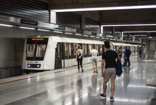 Felmérés: Metrózni szeretnek leginkább a budapestiek