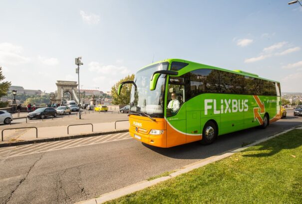 Extra járatokat indít a Flixbus Budapestről Bécsbe